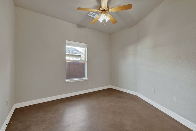 Building Photo - 388 E faust, B