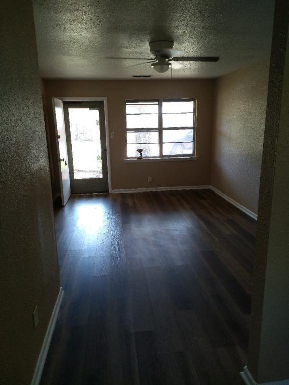 Building Photo - 1600 Longview St