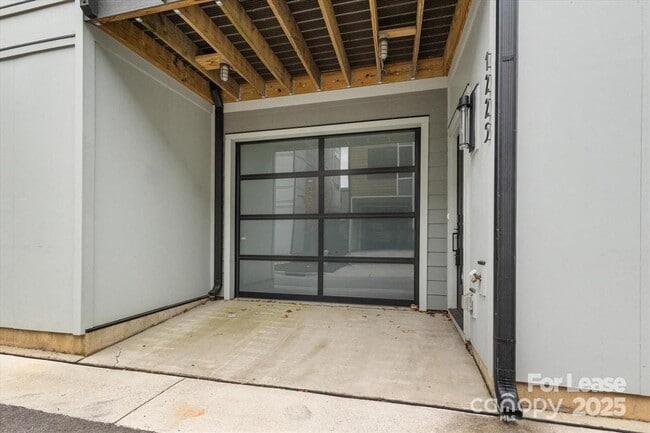 Building Photo - 1212 Minter Pl