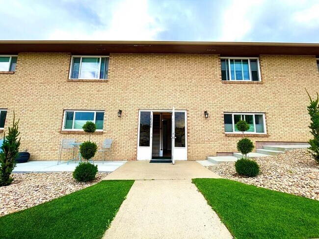 Building Photo - 18208 W 3rd Pl, Apt 1