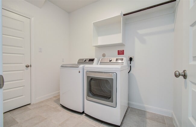 Building Photo - 2816 Oakheath Crst Ct