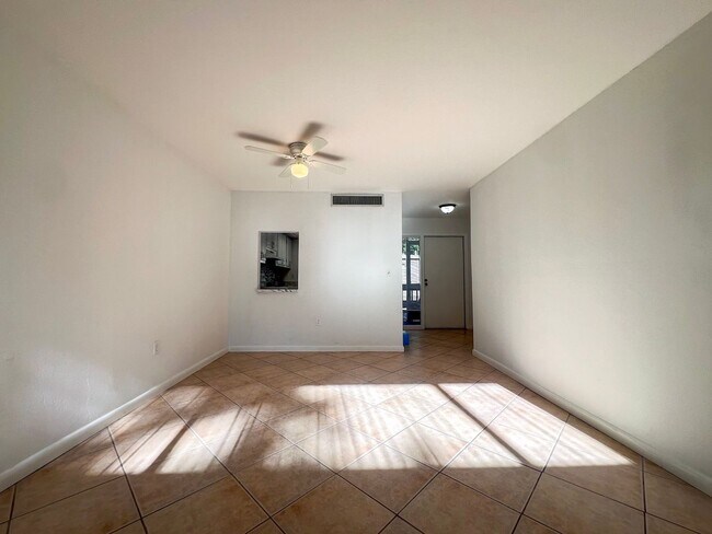 Building Photo - 605 SW 75th St