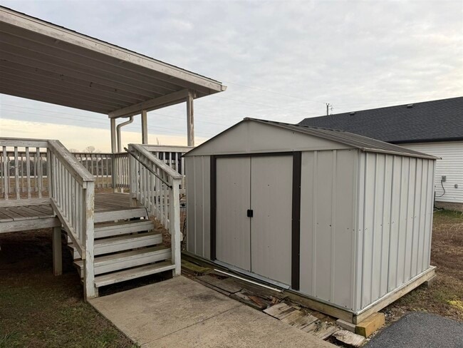 Building Photo - 17 Christopher Ave