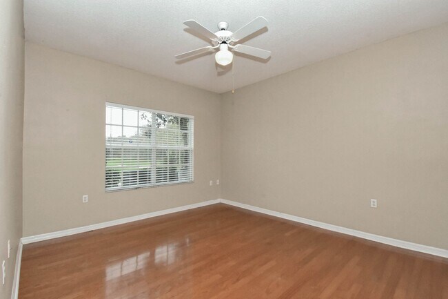 Building Photo - 10000 SW 52nd Ave