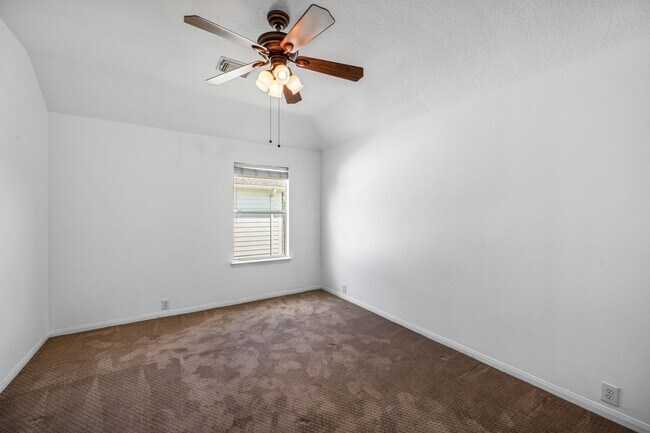 Building Photo - Gorgeous Pulte home in Sunrise Lakes