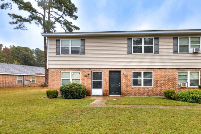 Primary Photo - Newly Renovated 2 Bedroom Unit!