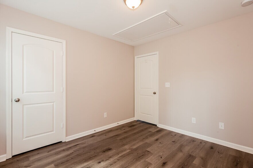 Building Photo - 6500 Bluegill Rd