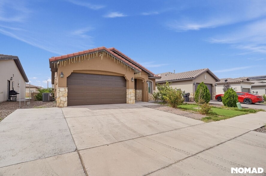 Building Photo - 13632 Blackburn Ave