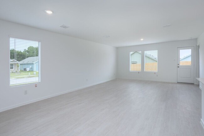 Building Photo - 727 Ginkgo Wy