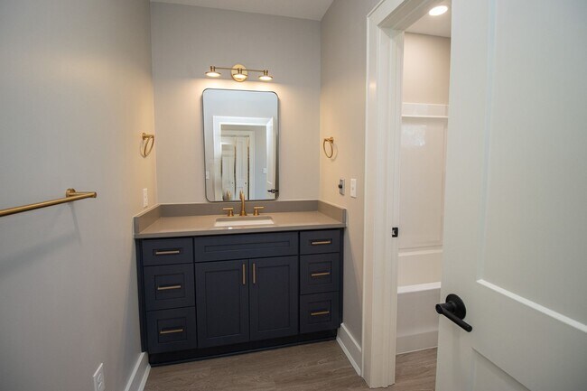 Building Photo - Luxury Living in the Heart of Downtown Col...