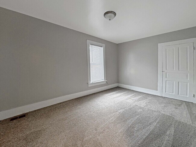 Building Photo - 471-473 West Fourth Street