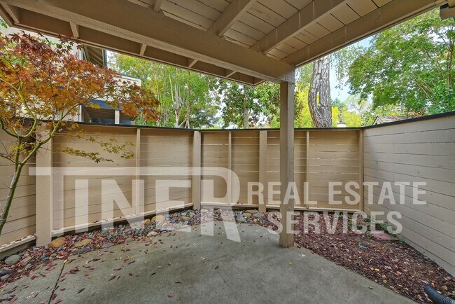 Building Photo - 9118 Madison Green Ln