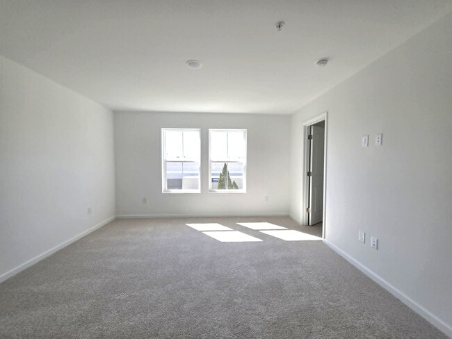 Building Photo - 222 Clement Lp