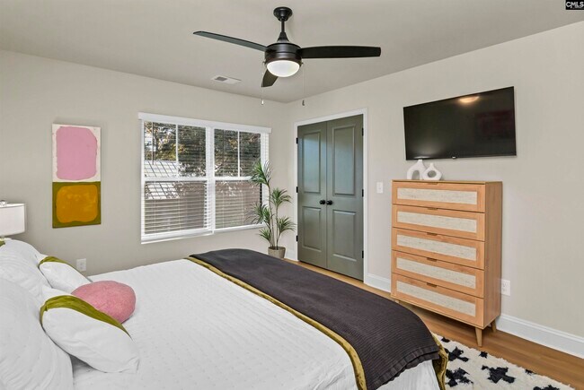 Building Photo - 816 Shull St