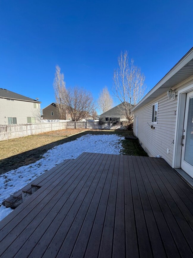 Building Photo - THIS IS A LEASE TAKEOVER - PLEASE CONTACT ...