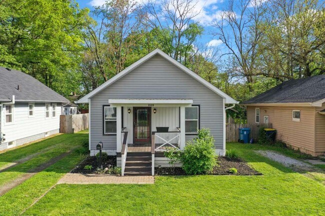 Primary Photo - 1523 E 49th St