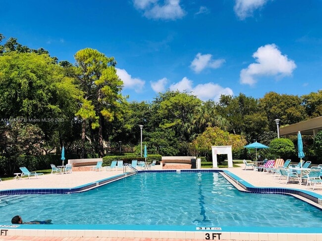 Building Photo - 2070 Homewood Blvd