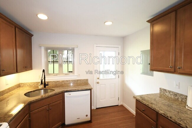 Building Photo - 513 S Harrison St