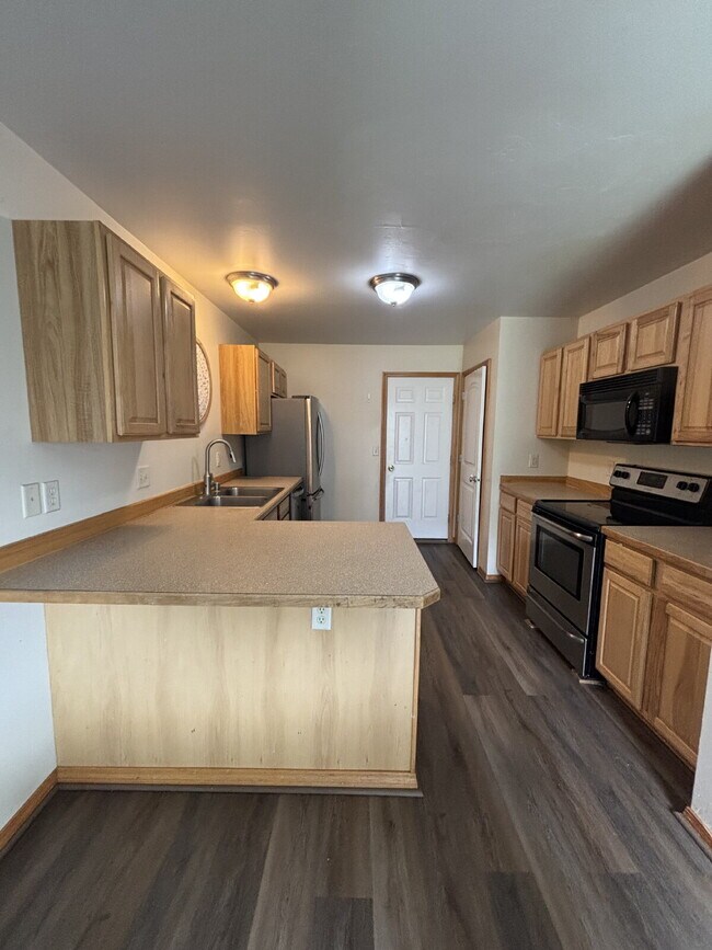 Building Photo - Charming 3-Bedroom  2.5 Bath retreat in Be...