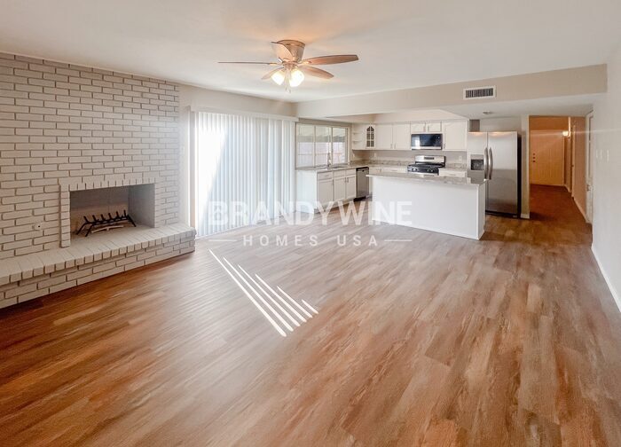 Building Photo - 4426 Mint Dr