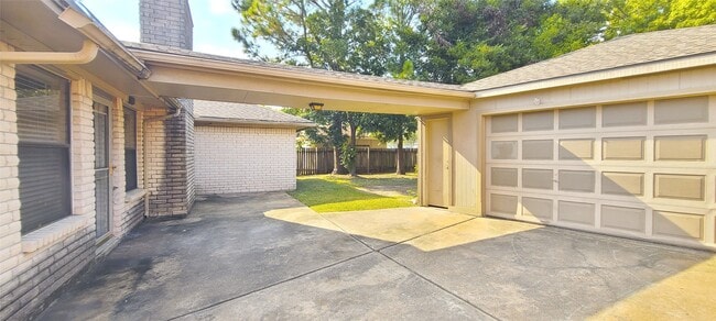 Building Photo - 14814 Earlswood Dr