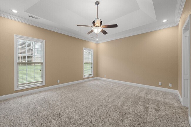 Building Photo - Pet Friendly in Sango!