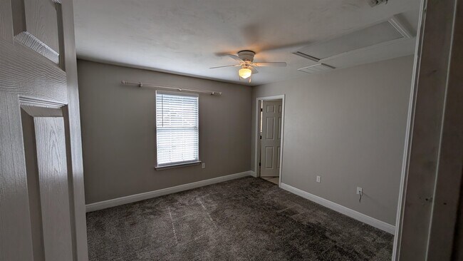 Building Photo - 3376 Sawtooth Dr
