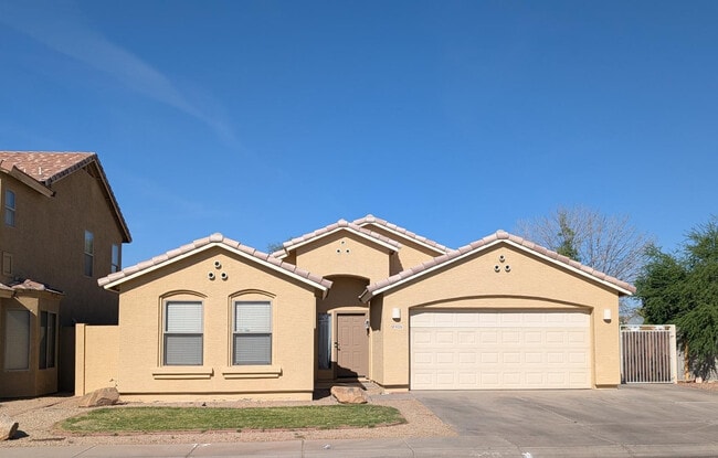 Building Photo - 4226 N 92nd Ln