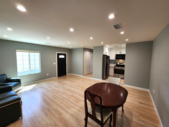 ADU - 13863 Burton St