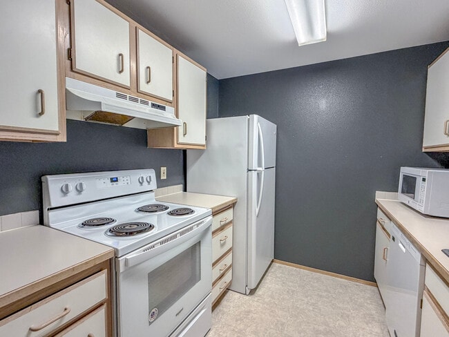 Building Photo - 975 Aberdeen Ave NE