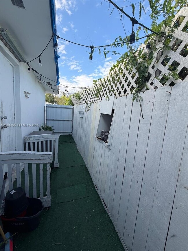 Building Photo - 3306 SW 24th Ter