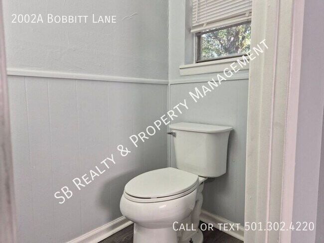 Building Photo - 2002A Bobbitt Lane-