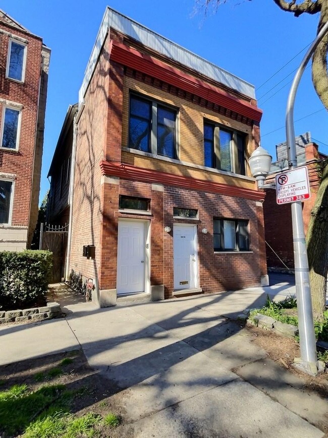 Primary Photo - 4 bedroom in Chicago IL 60657