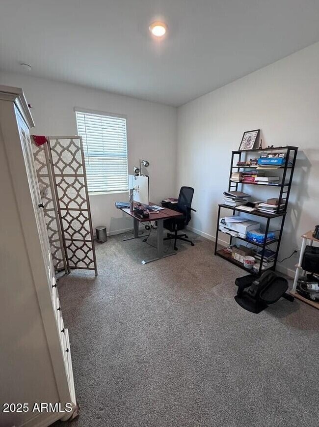 Building Photo - 80 E Elmwood Pl
