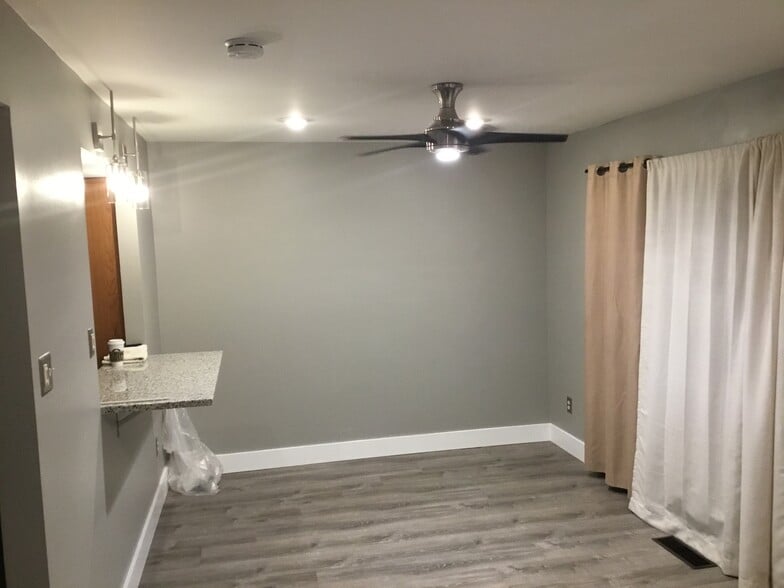 Dining area - 42 Rockland Drive