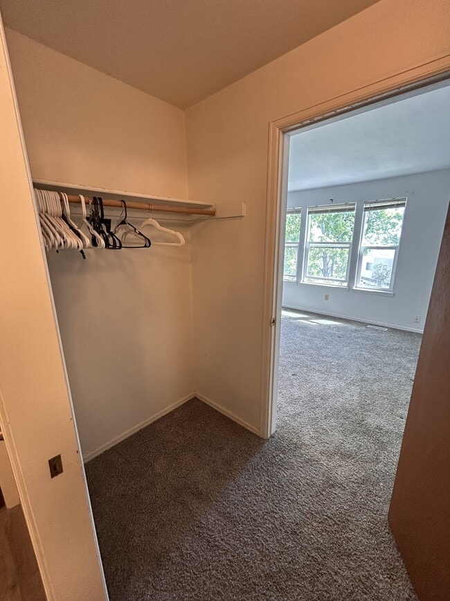 Building Photo - 954 Brant Hollow Ct