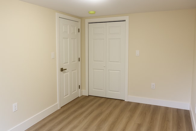 Building Photo - 264 Bowen St