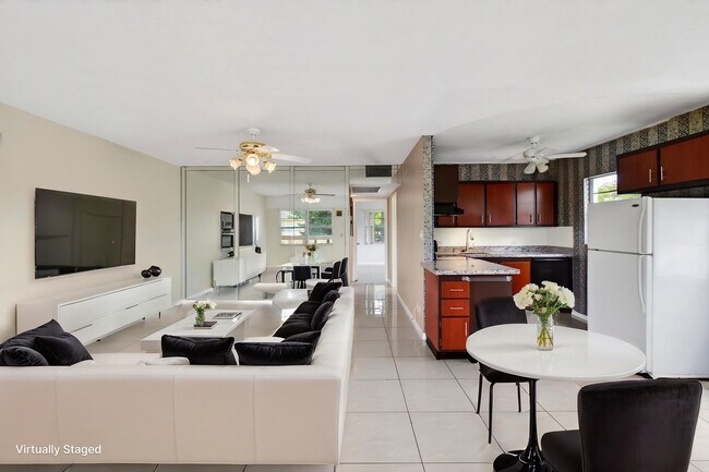 Building Photo - 116 Mansfield C