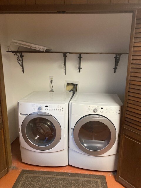 Laundry - 5887 Granby Hill Dr