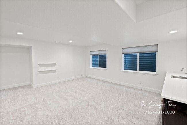 Building Photo - Luxury 5-Bedroom Home in the Award-Winning...