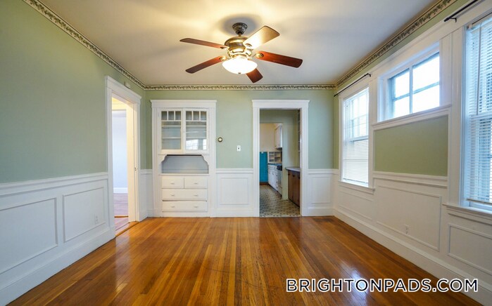 Building Photo - 81 Beechcroft St