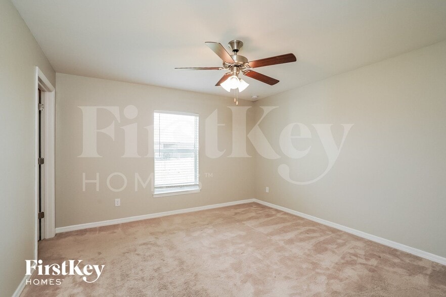 Building Photo - 1215 NE 2nd Pl