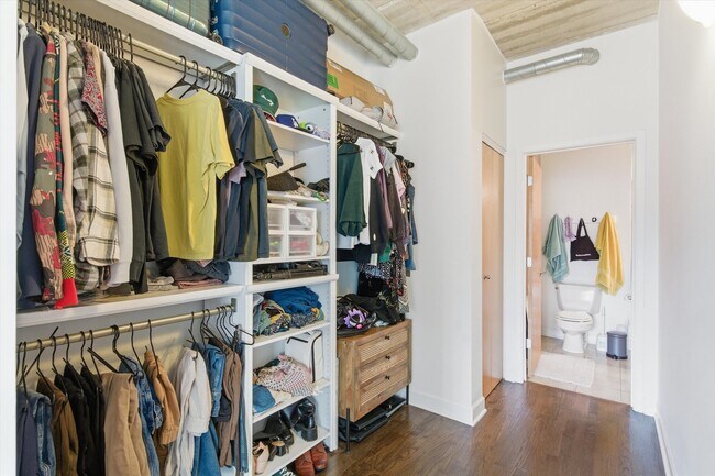 Building Photo - 1440 S Michigan Ave