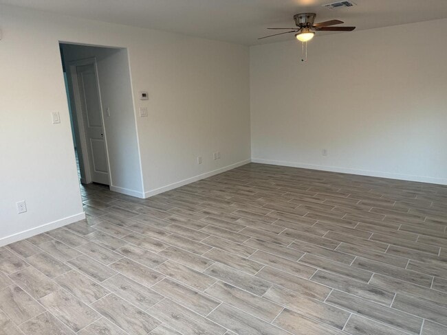 Building Photo - 271 S Avenue A