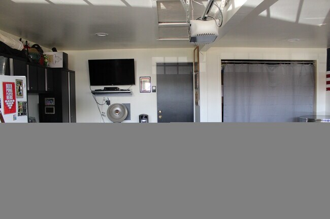 Building Photo - 6629 W 87th Pl