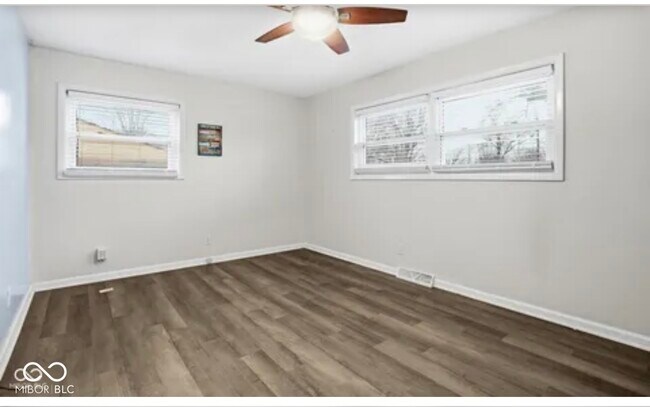 Building Photo - 5215 Southdale Dr