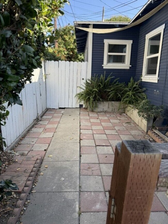 Building Photo - Jannsen Property