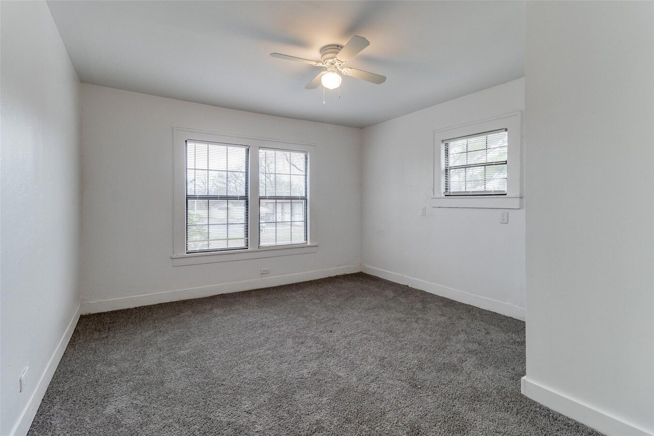 Building Photo - 731 W Hull St