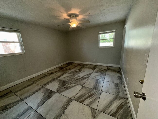 Building Photo - Home for Rent in Arlington 4-Bedroom, 2-Bathroom