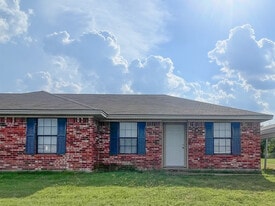 Building Photo - 255 Betty Jane Ln